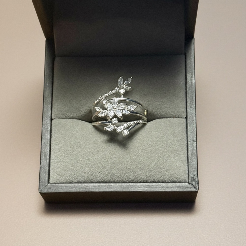 💍Flower Bypass Cocktail Ring by Allure Size 8